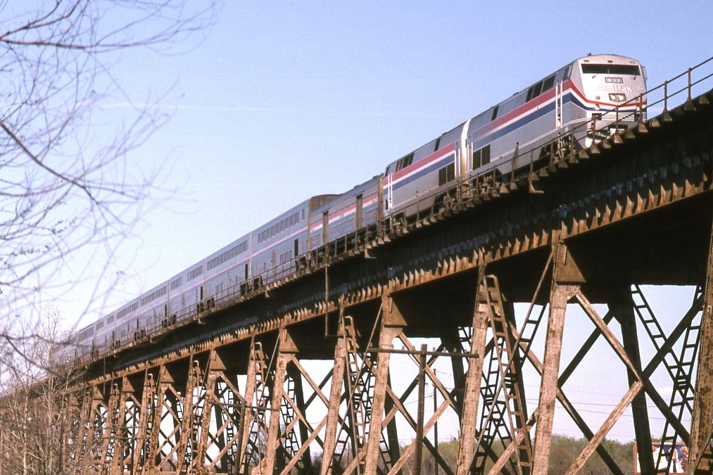 WB Sunset Limited on Huey Long Bridge